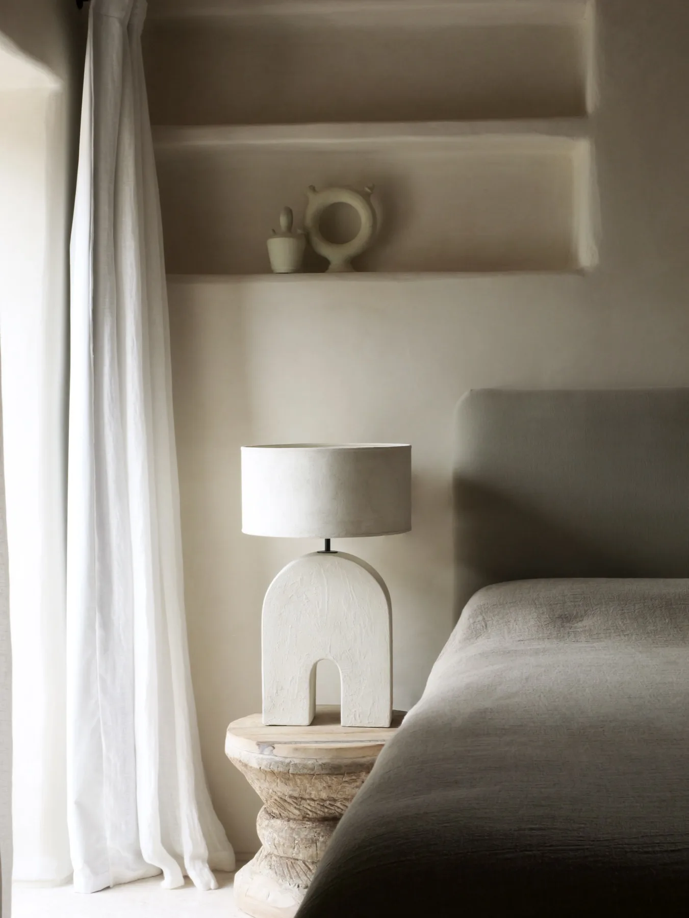 Ca La Masia bedroom with lamp