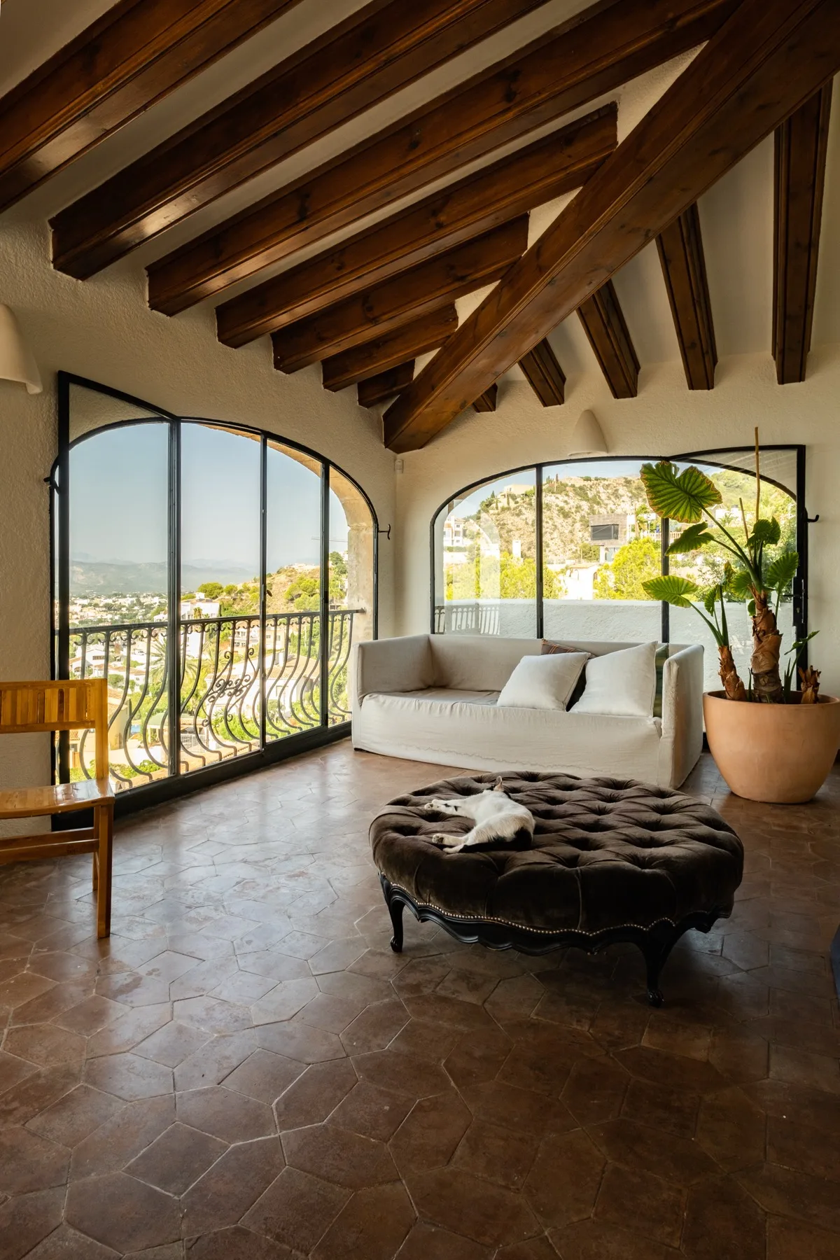 Riu Rau living room dark beams